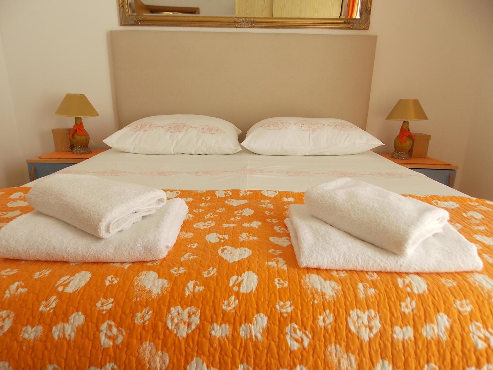 Villa Kale Apartments 斯拉汀 外观 照片