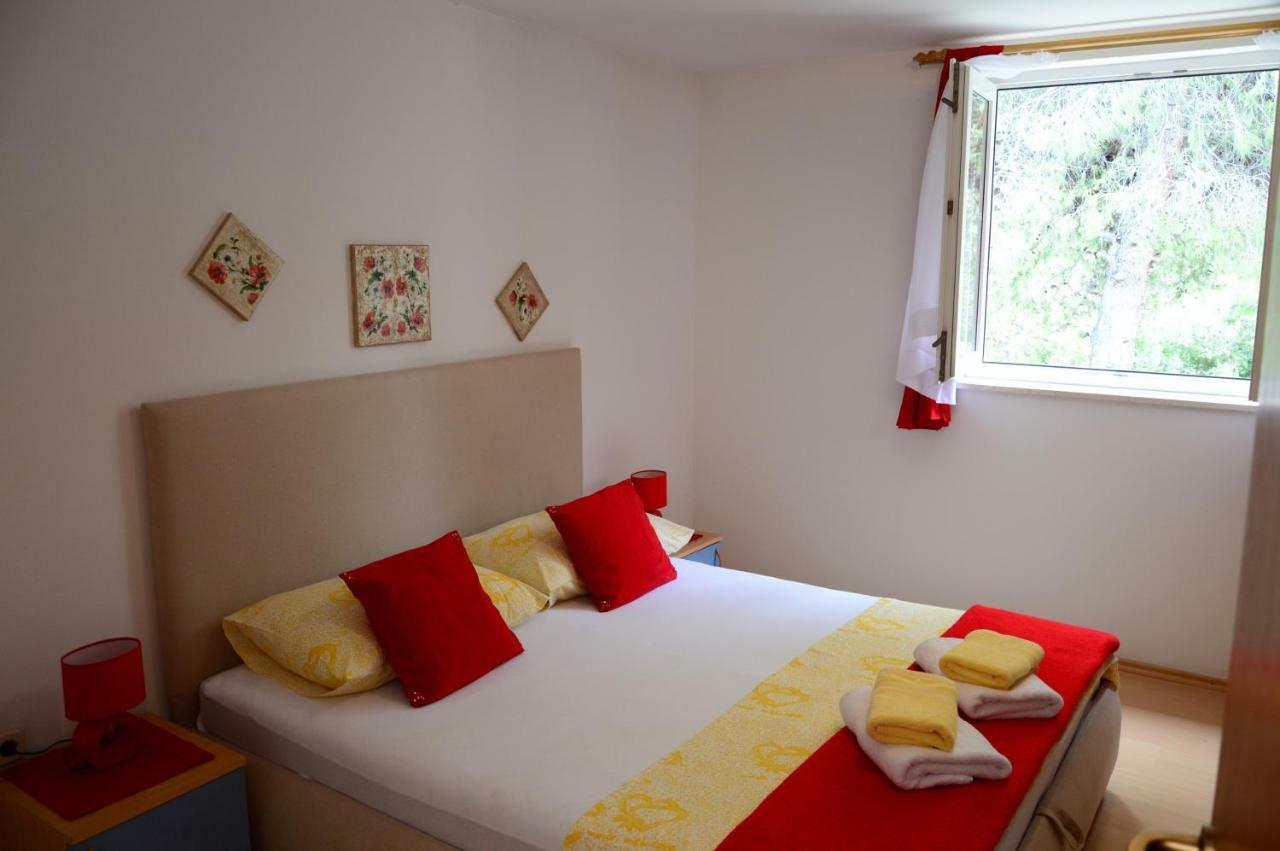 Villa Kale Apartments 斯拉汀 外观 照片